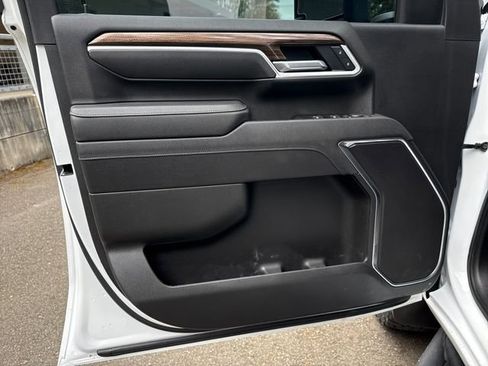 Used 2025 Chevrolet Silverado 2500 LT w/ Trail Boss Package AWD/4WD image 16