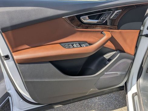 Used 2018 Audi Q7 3.0T Prestige image 25