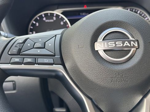 New 2025 Nissan Sentra SV w/ Trunk Package FWD image 10