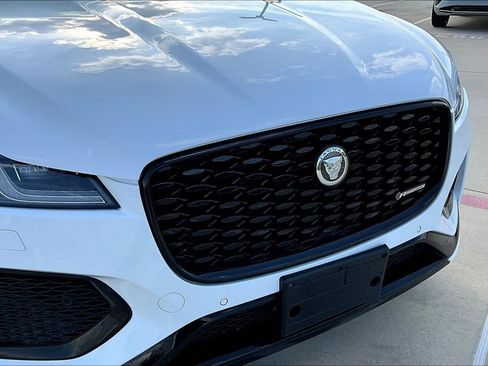 Used 2025 Jaguar F-PACE R-Dynamic S image 38