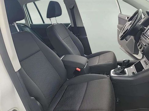 Used 2017 Volkswagen Tiguan Limited w/ Premium Package image 26