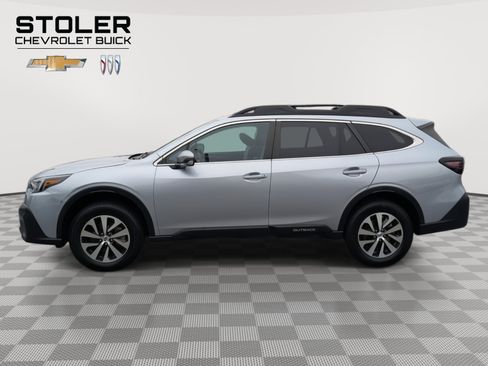 Used 2022 Subaru Outback Premium image 2