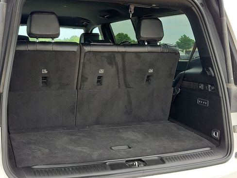 Used 2024 Jeep Wagoneer Series II w/ Flexible Seating Group RWD image 8