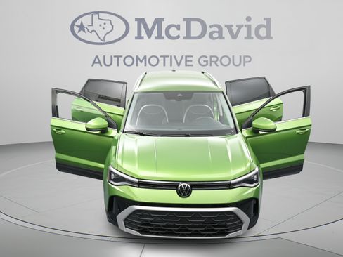 Used 2025 Volkswagen Taos SE FWD image 42