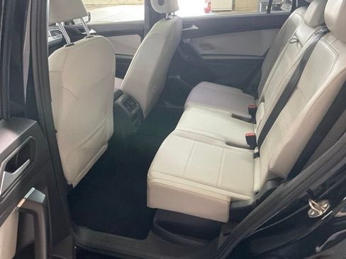 Certified 2021 Volkswagen Tiguan SE R-Line AWD/4WD image 11