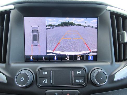 Used 2024 GMC Terrain SLT w/ Tech Package FWD image 25