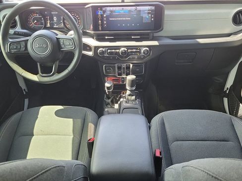 Used 2024 Jeep Gladiator Sport AWD/4WD image 10