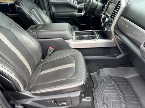 Used 2019 Ford F250 Platinum w/ Platinum Ultimate Package AWD/4WD image 15
