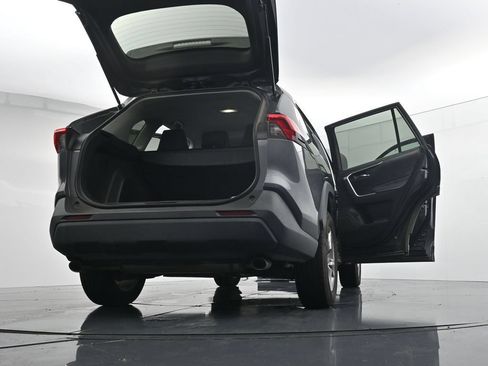 Used 2022 Toyota RAV4 XLE AWD/4WD image 30