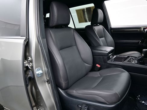 Used 2021 Lexus GX 460 Premium w/ Accessory Package AWD/4WD image 12