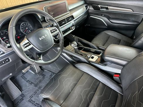 Certified 2022 Kia Telluride SX w/ SX Prestige Package AWD/4WD image 12