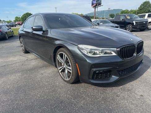 Used 2016 BMW 750i RWD image 2