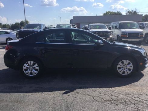 Used 2016 Chevrolet Cruze LT w/ Sun And Sound Package FWD image 6