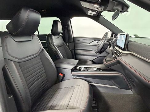 Used 2025 Ford Explorer ST-Line image 35