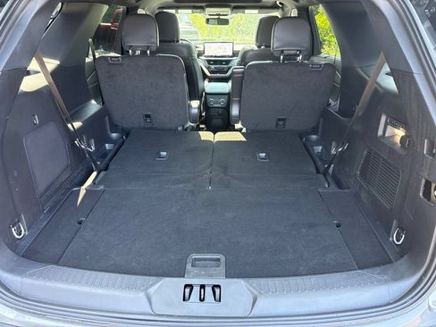 Used 2025 Ford Explorer ST AWD/4WD image 8