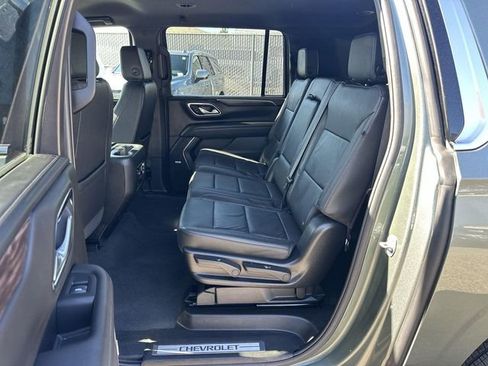 Used 2024 Chevrolet Suburban LT image 24