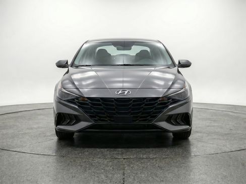 Used 2025 Hyundai Elantra SEL FWD image 2