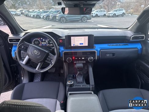 Certified 2025 Toyota Tacoma TRD Off-Road image 4