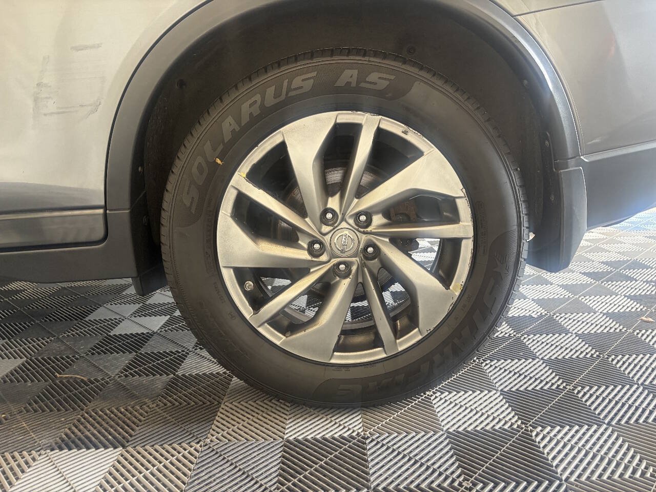 Used 2015 Nissan Rogue SL FWD image 27