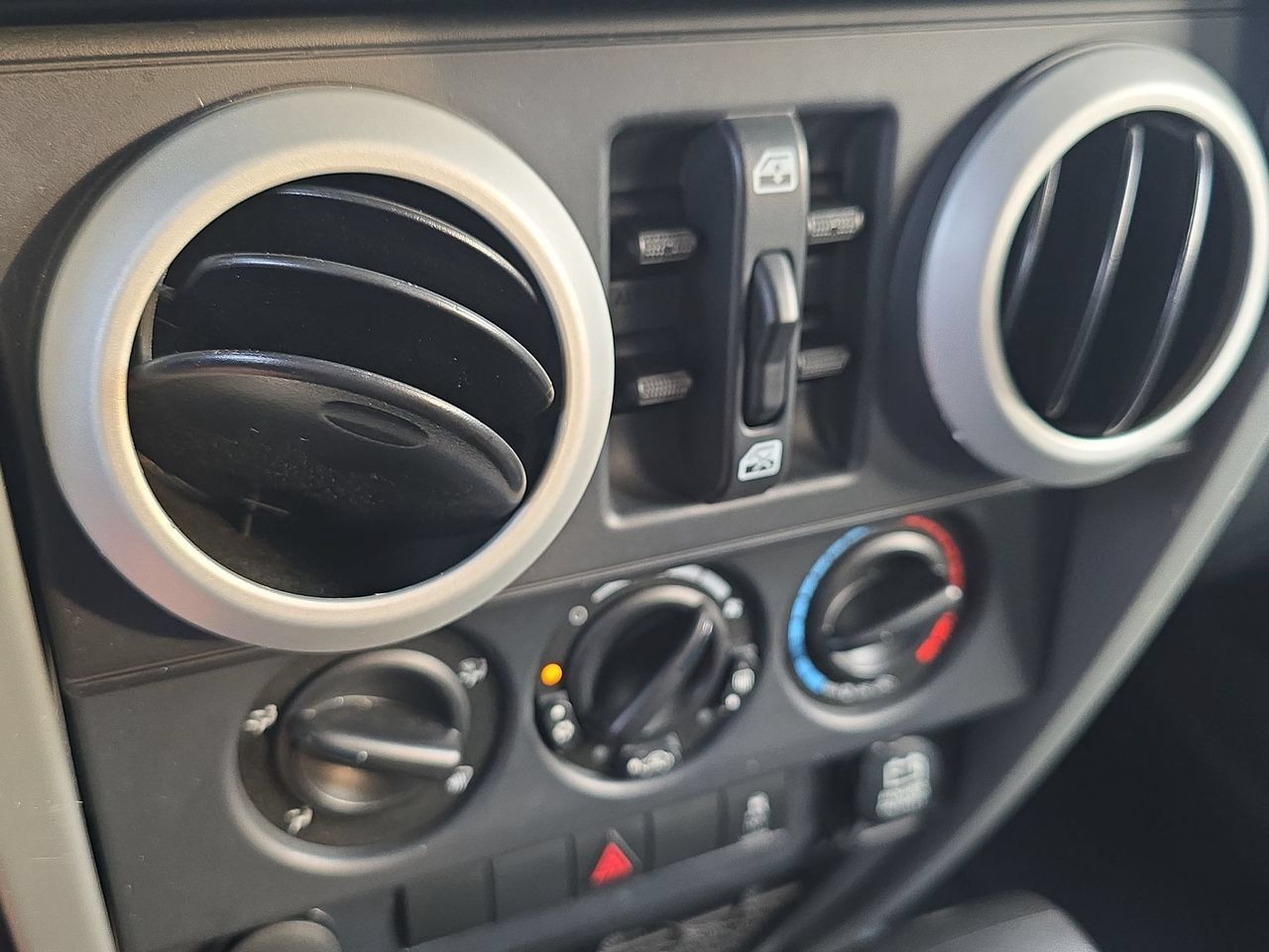 Used 2010 Jeep Wrangler Unlimited Sahara AWD/4WD image 34