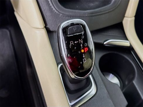 Used 2019 Cadillac XT5 FWD image 17