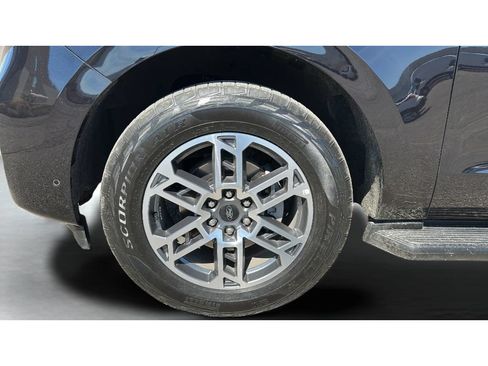 Used 2025 Ford Expedition Max Active AWD/4WD image 22