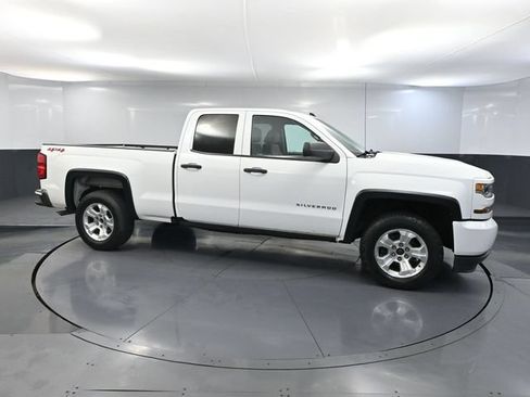 Used 2018 Chevrolet Silverado 1500 Custom w/ Custom Value Package AWD/4WD image 3