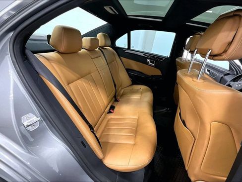 Used 2010 Mercedes-Benz E 350 Sedan image 26