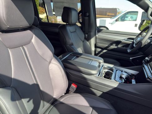 New 2026 Jeep Grand Wagoneer L Limited image 37