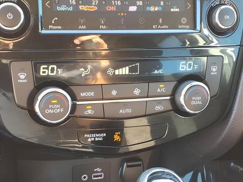 Used 2022 Nissan Rogue Sport SV image 18