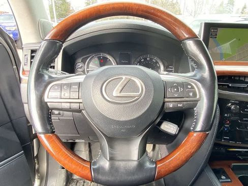 Used 2017 Lexus LX 570 4WD w/ Luxury Package image 16