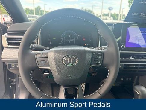 Used 2026 Toyota Camry SE FWD image 16