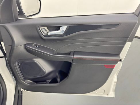 Used 2024 Ford Escape ST-Line Select image 41