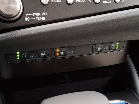 New 2025 Lexus ES 350 Premium image 17