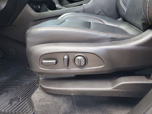 Used 2019 Chevrolet Traverse Premier w/ Redline Edition FWD image 16