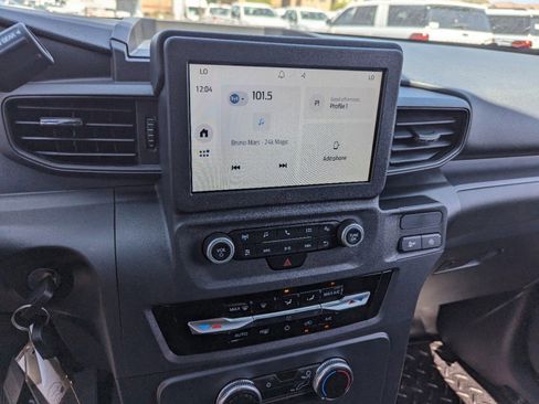 New 2025 Ford Explorer Base image 19