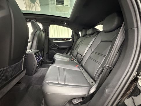 Certified 2026 Porsche Cayenne Coupe AWD/4WD image 20