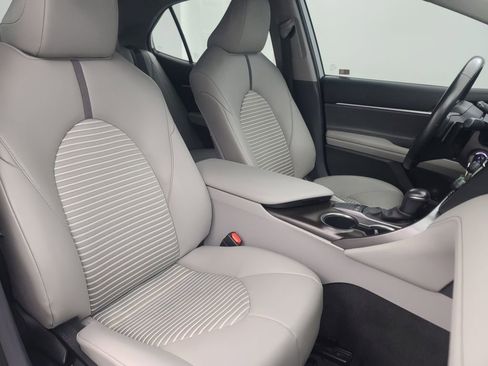 Used 2022 Toyota Camry SE image 15