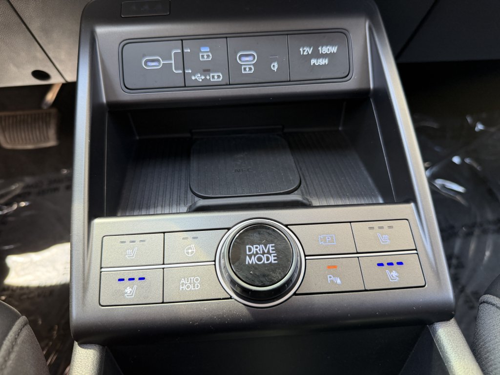 Used 2025 Hyundai Kona Limited FWD image 25