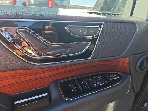 Used 2024 Lincoln Navigator L 4WD image 10