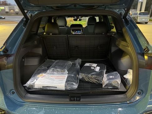 New 2026 Volkswagen Tiguan SE R-Line FWD image 18