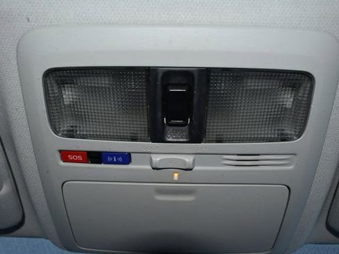 Used 2018 Subaru Forester 2.5i Premium w/ All-Weather Package image 29