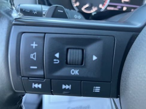 Used 2024 Nissan Pathfinder SV image 15