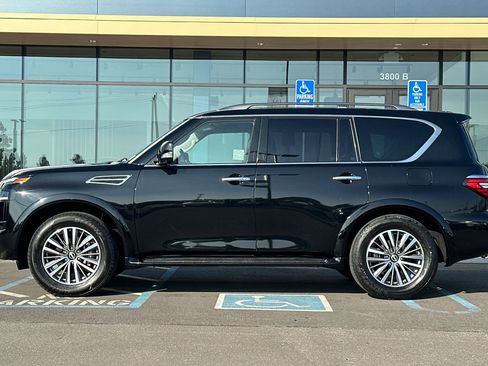 Used 2023 Nissan Armada SL w/ Captain's Chairs Package image 7