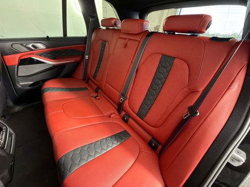 Used 2026 BMW X5 M Competition w/ Executive Package image 29