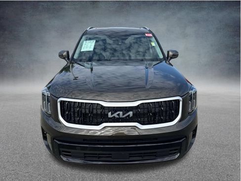 Used 2025 Kia Telluride S FWD image 2