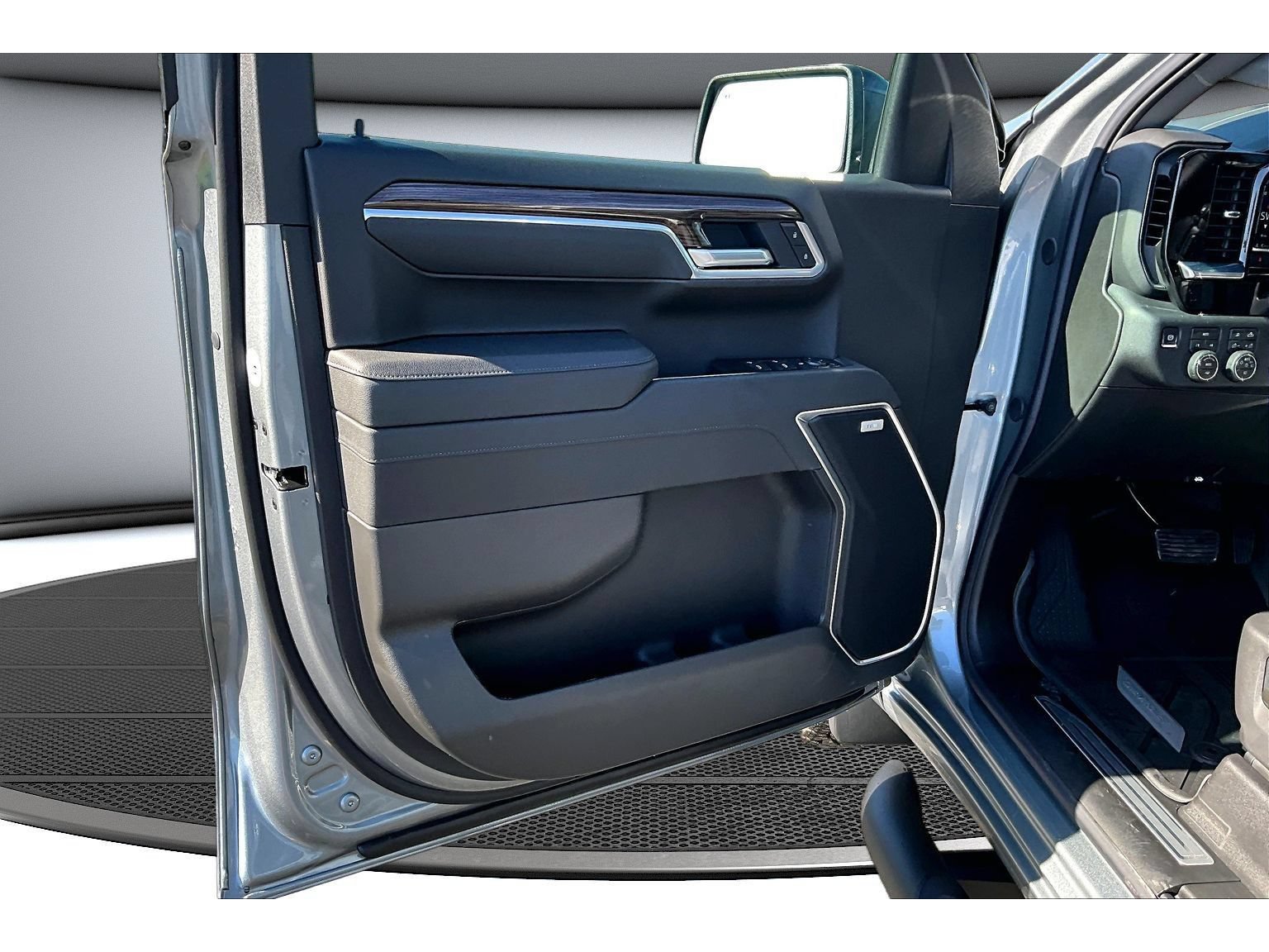 New 2026 Chevrolet Silverado 1500 RST w/ Redline Edition AWD/4WD image 38