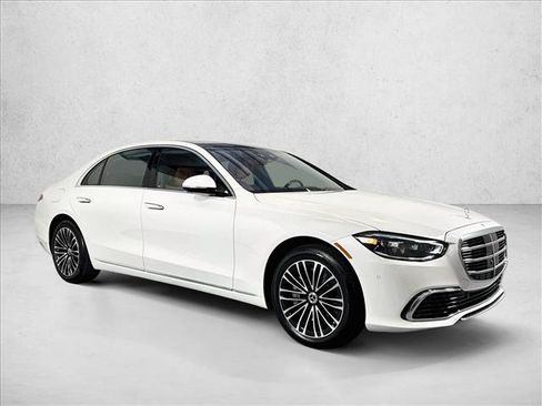 Used 2024 Mercedes-Benz S 580 4MATIC Sedan image 3