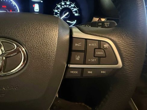 Certified 2023 Toyota Sienna XLE image 29