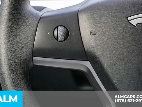 Used 2025 Tesla Model Y Long Range RWD image 29
